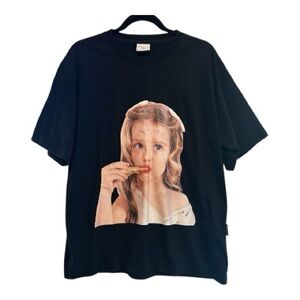 Acme De La Vie Girl w/ Lipstick Black Tee Size 1